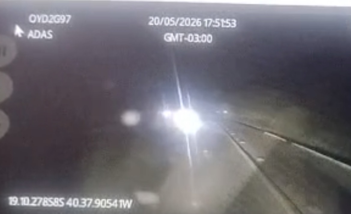 Câmera em caminhão flagra acidente que matou mulher em São Domingos do Norte; assista