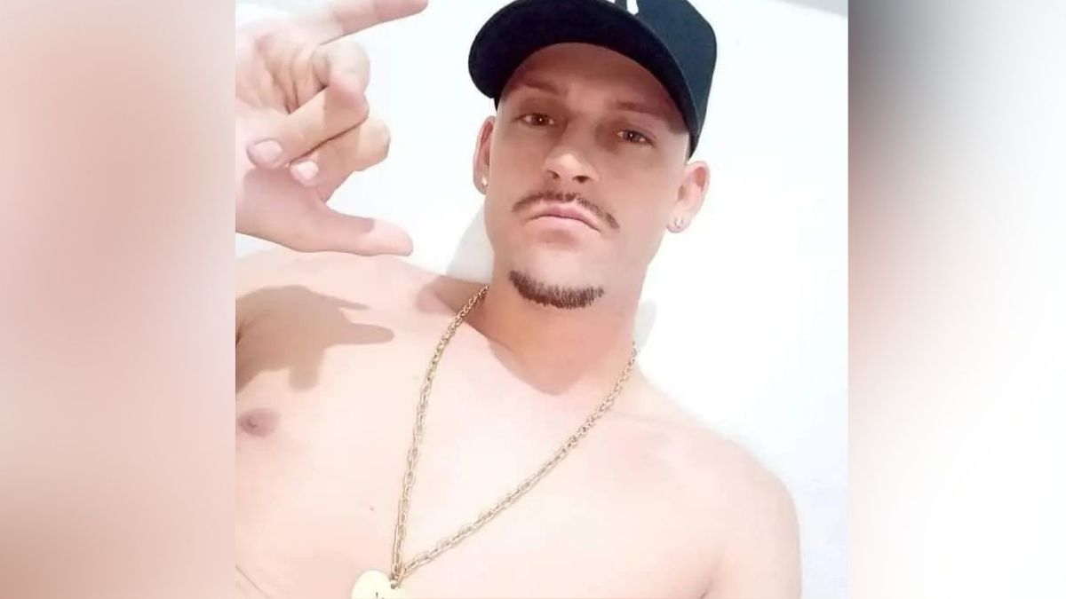 Motociclista perde o controle em quebra-molas, bate em árvore e morre em Montanha