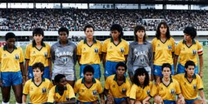 Desfile de 7 de Setembro homenageia pioneiras do futebol feminino
